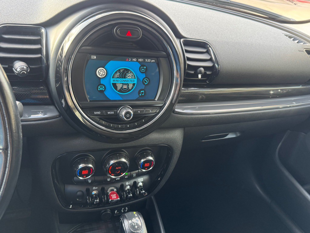 2018 MINI Cooper Image 32