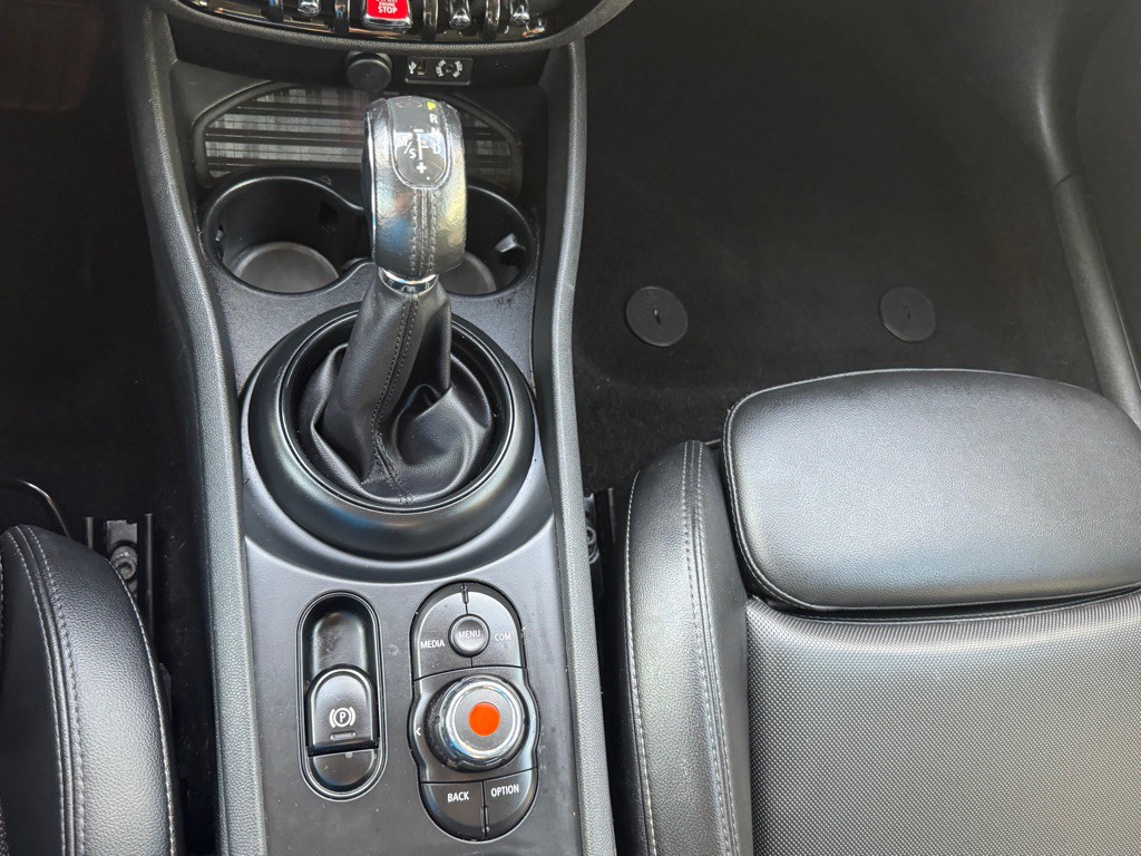 2018 MINI Cooper Image 38