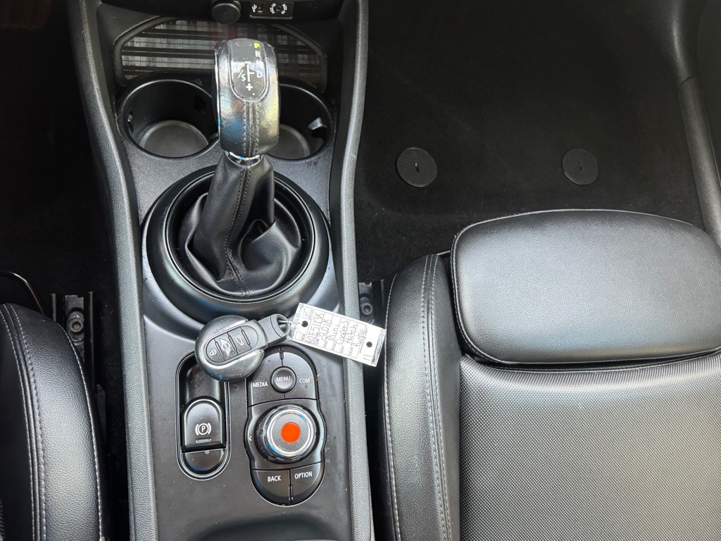 2018 MINI Cooper Image 40