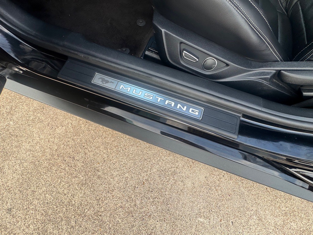 2015 Ford Mustang Image 21