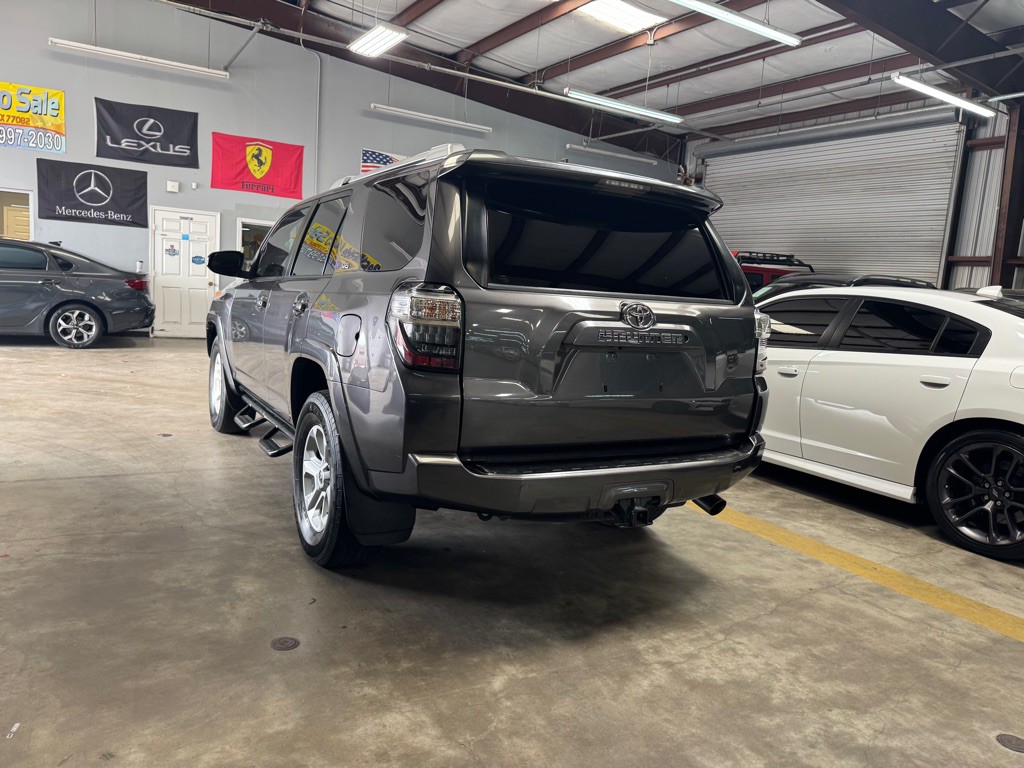 2016 Toyota 4Runner Image 11