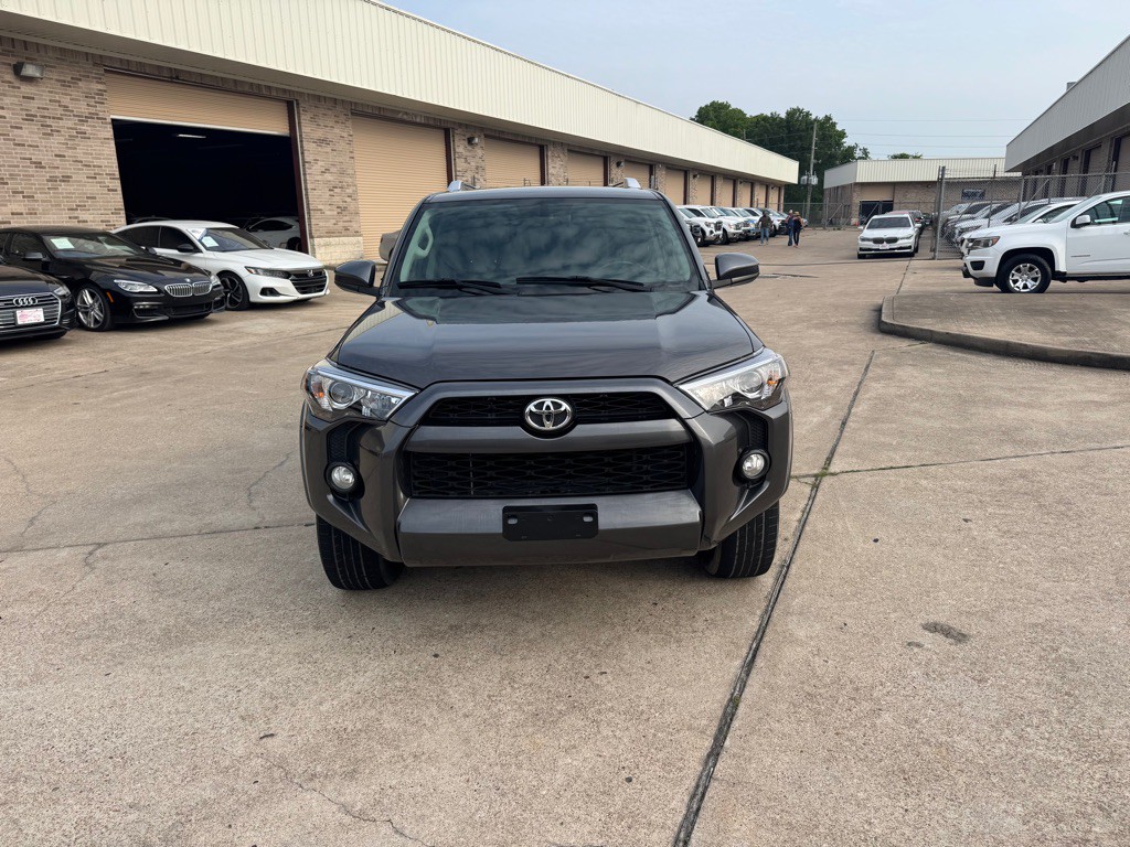 2016 Toyota 4Runner Image 16