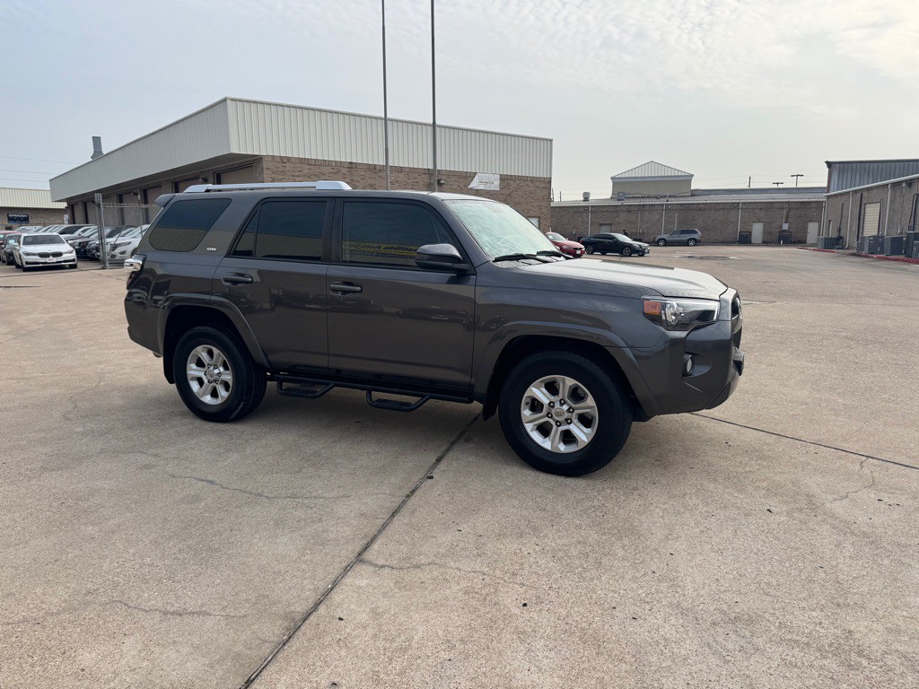 2016 Toyota 4Runner Image 18