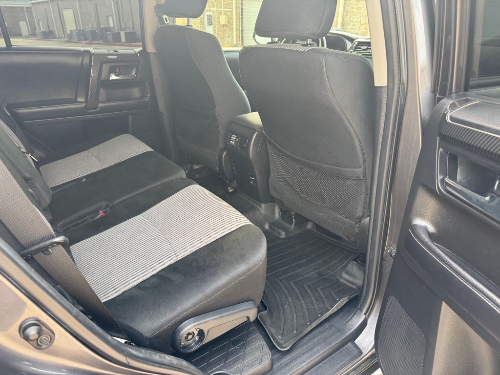 2016 Toyota 4Runner Image 29