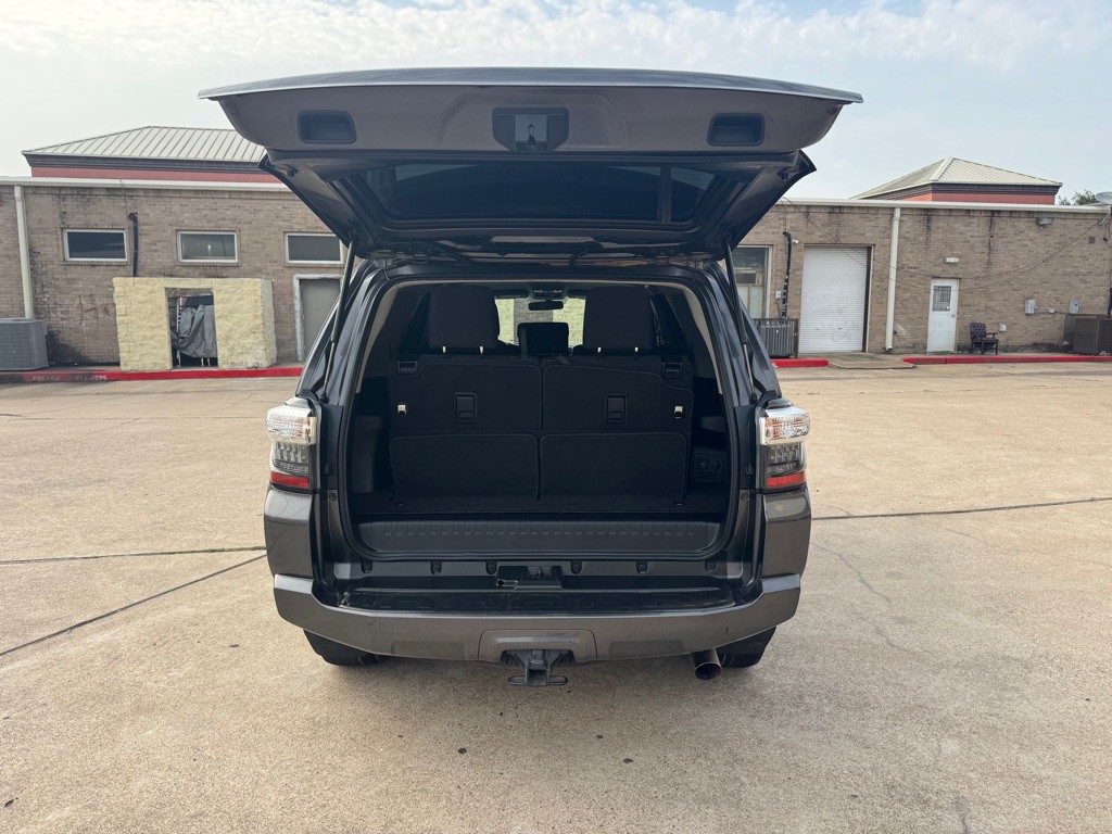 2016 Toyota 4Runner Image 31