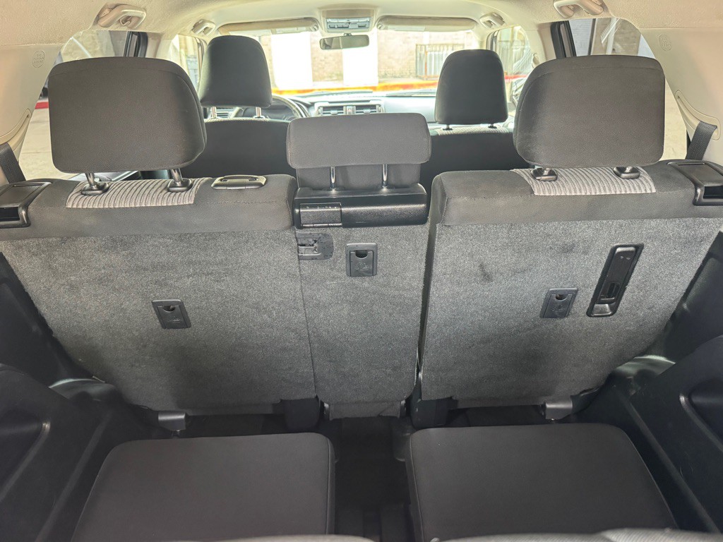2016 Toyota 4Runner Image 32