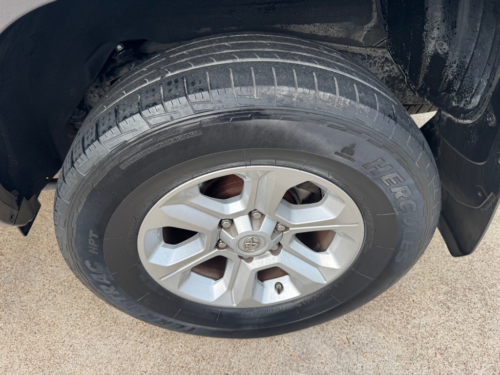 2016 Toyota 4Runner Image 39
