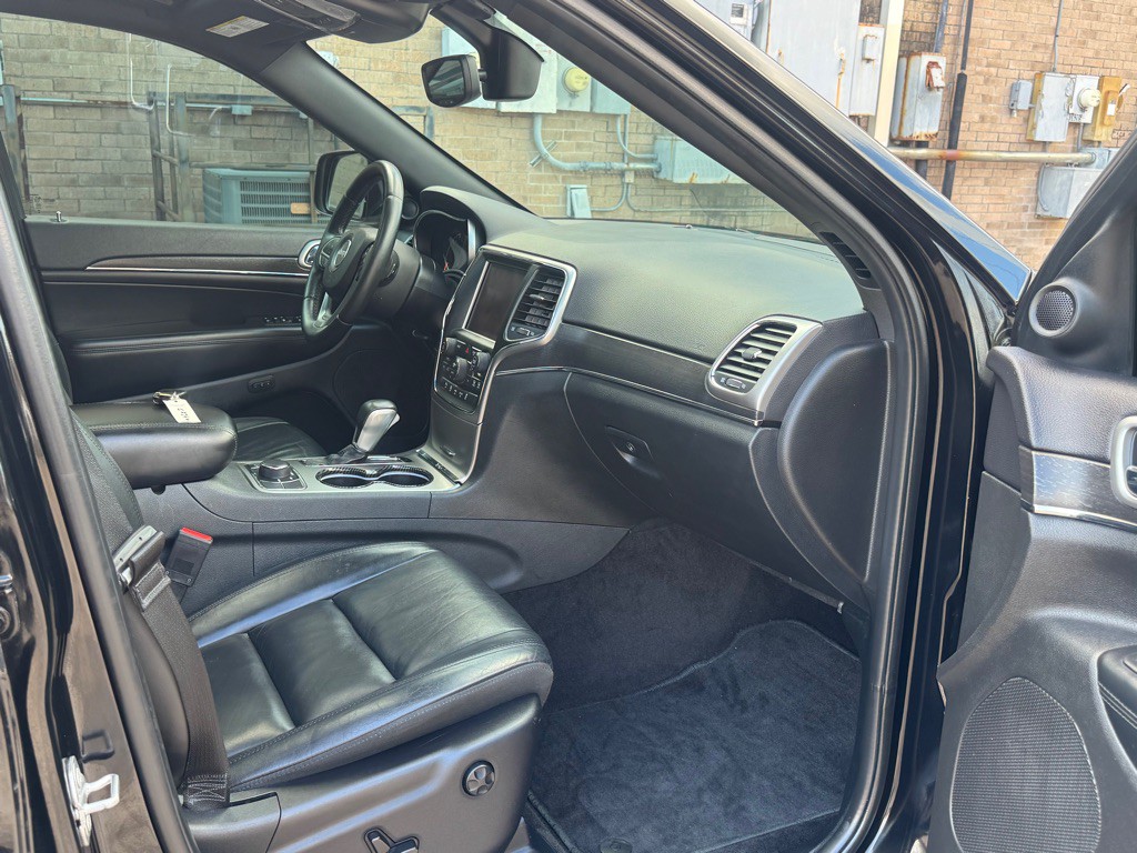 2018 Jeep Grand Cherokee Image 25