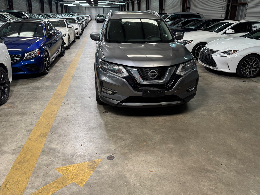 2017 Nissan Rogue Image 2