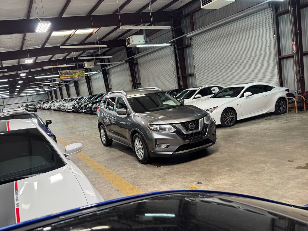 2017 Nissan Rogue Image 8