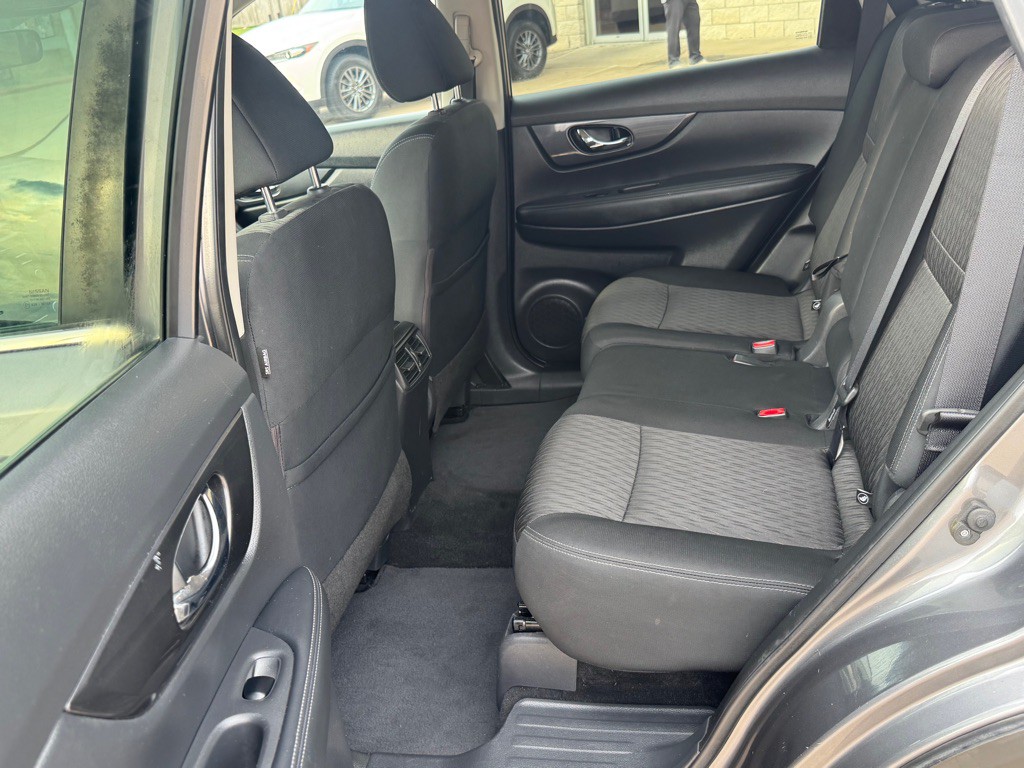 2017 Nissan Rogue Image 19