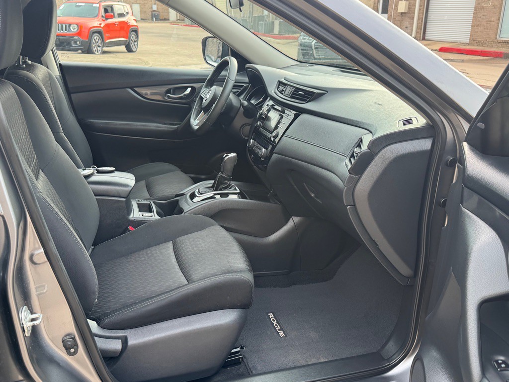 2017 Nissan Rogue Image 49