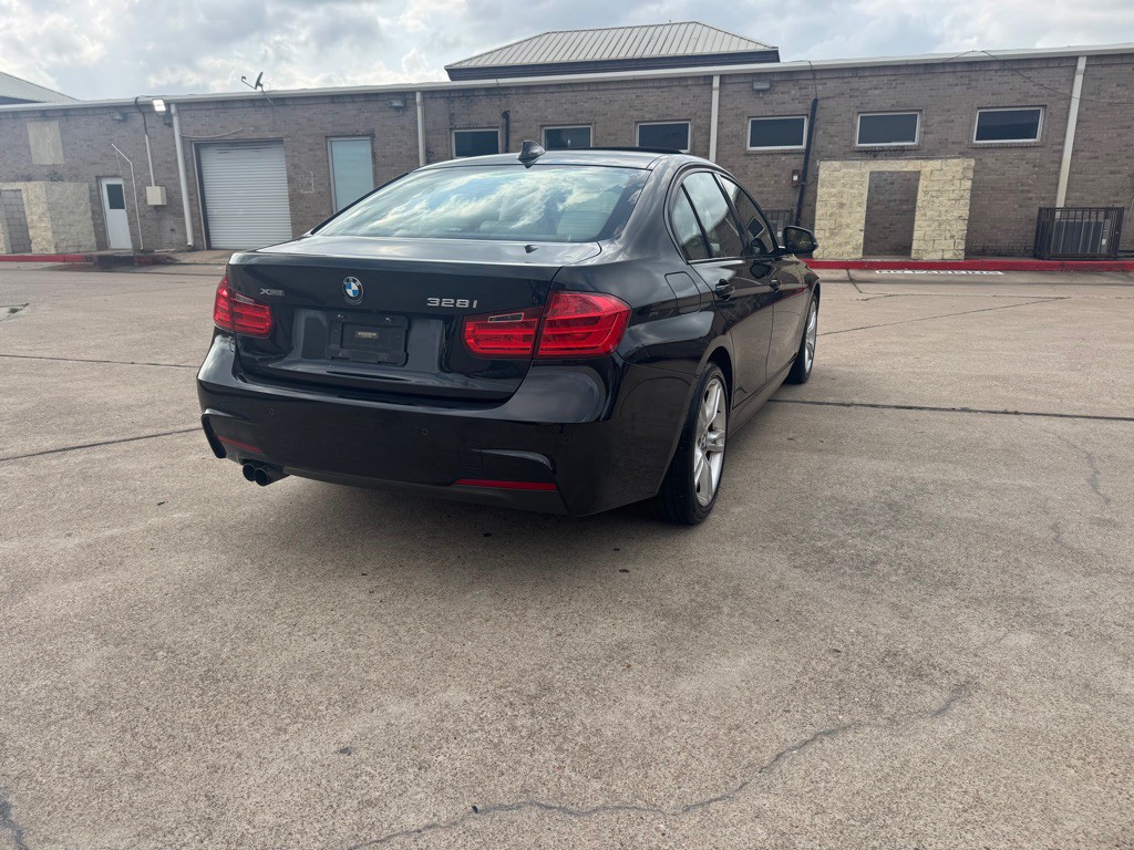 2015 BMW 3 Series Image 19