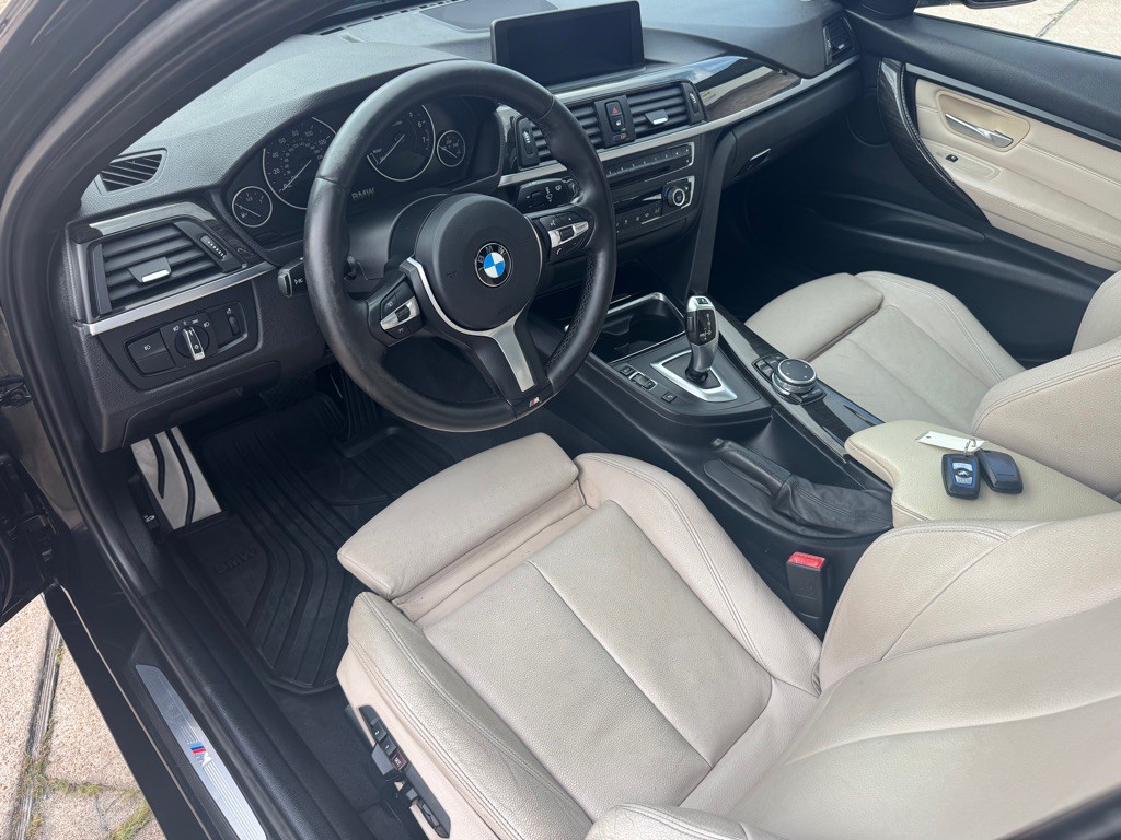 2015 BMW 3 Series Image 24