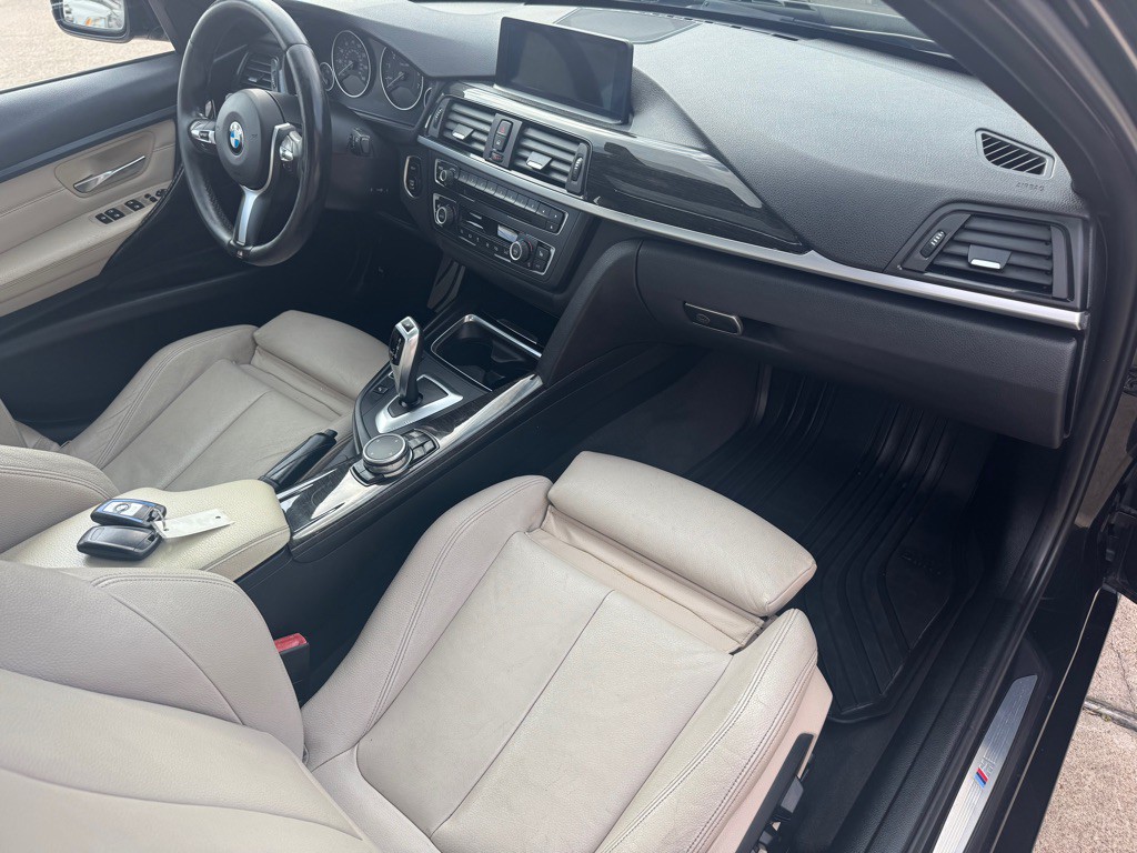 2015 BMW 3 Series Image 26