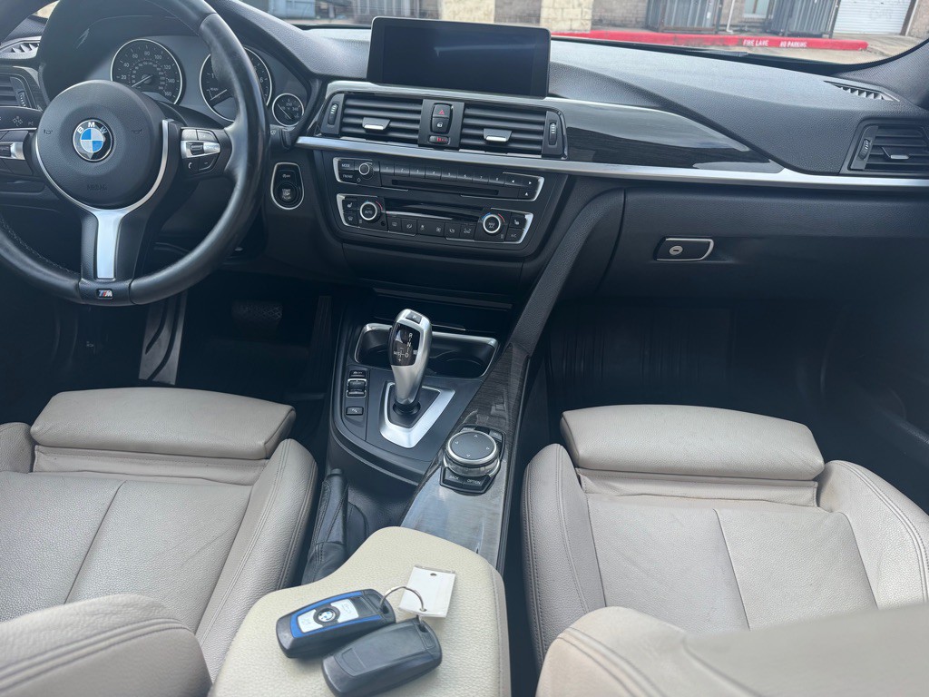 2015 BMW 3 Series Image 30