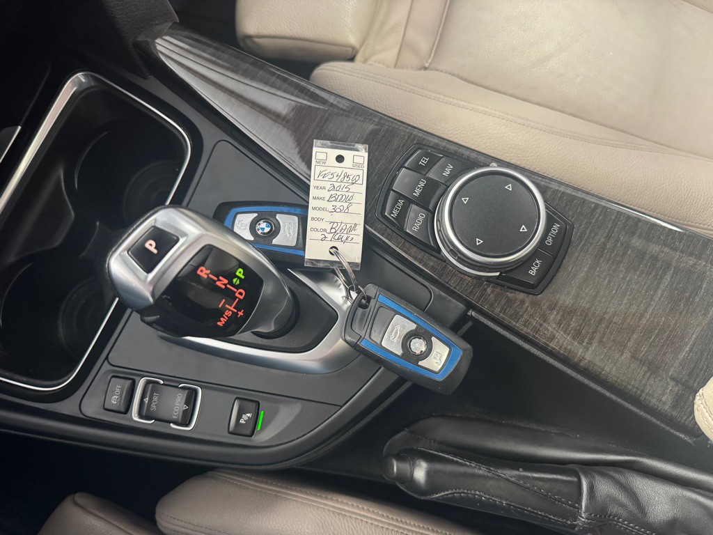 2015 BMW 3 Series Image 32