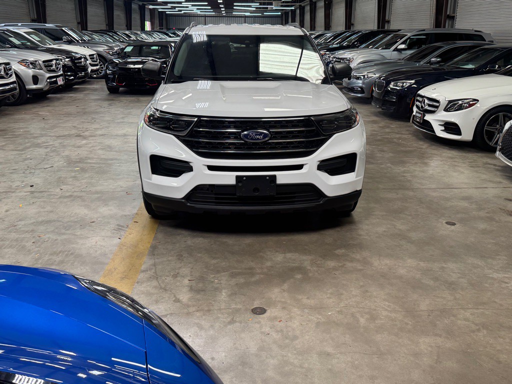 2021 Ford Explorer Image 2