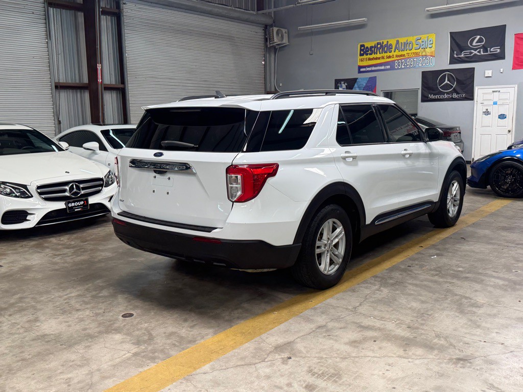 2021 Ford Explorer Image 4