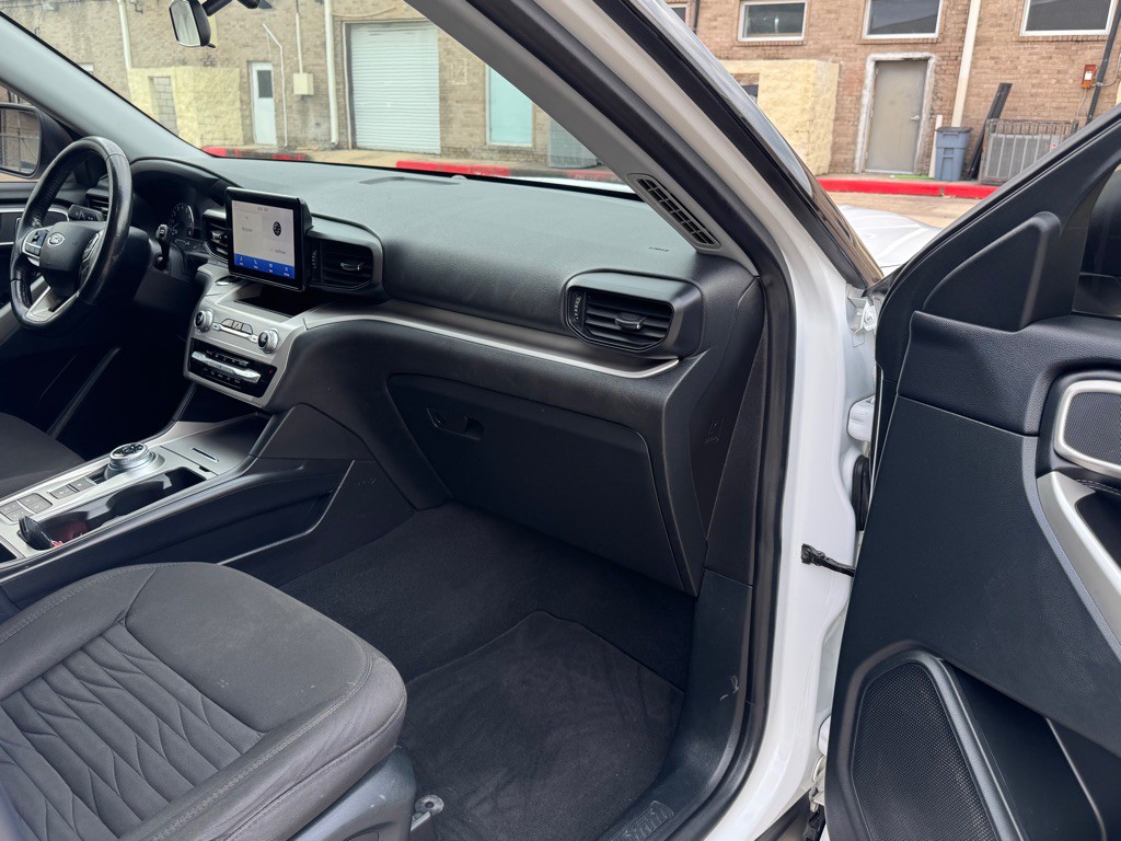 2021 Ford Explorer Image 21