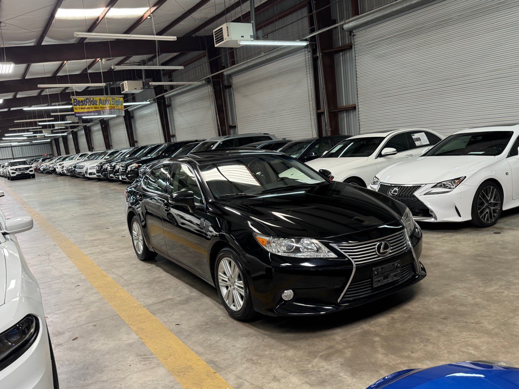 2014 Lexus ES Image 3