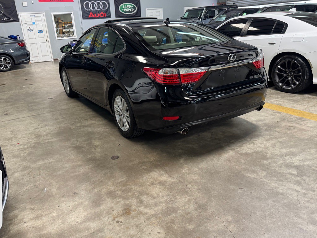 2014 Lexus ES Image 6