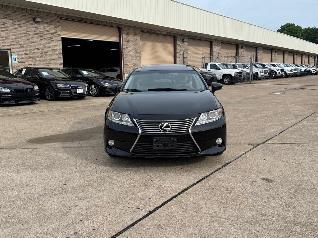 2014 Lexus ES Image 11