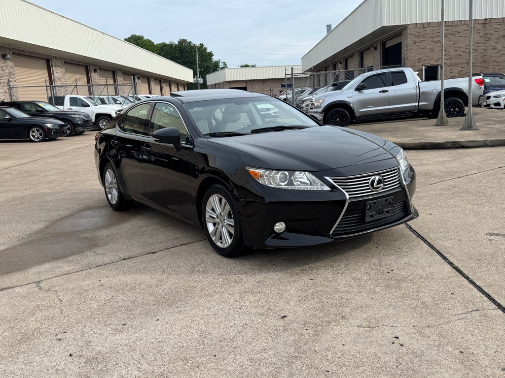 2014 Lexus ES Image 12