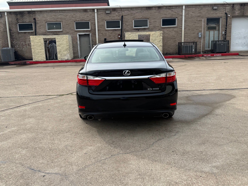 2014 Lexus ES Image 14