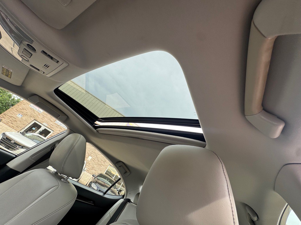 2014 Lexus ES Image 25