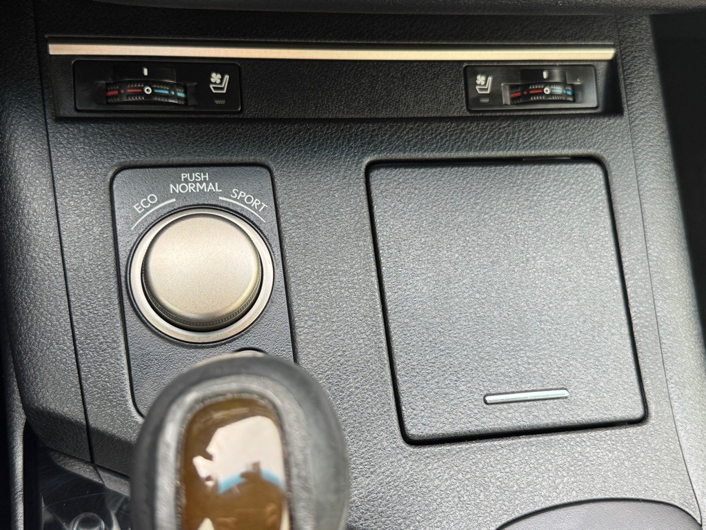 2014 Lexus ES Image 33