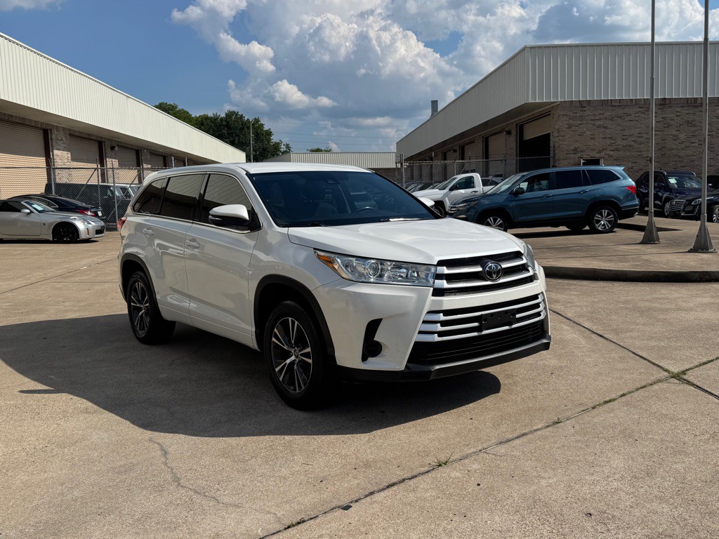2017 Toyota Highlander Image 13