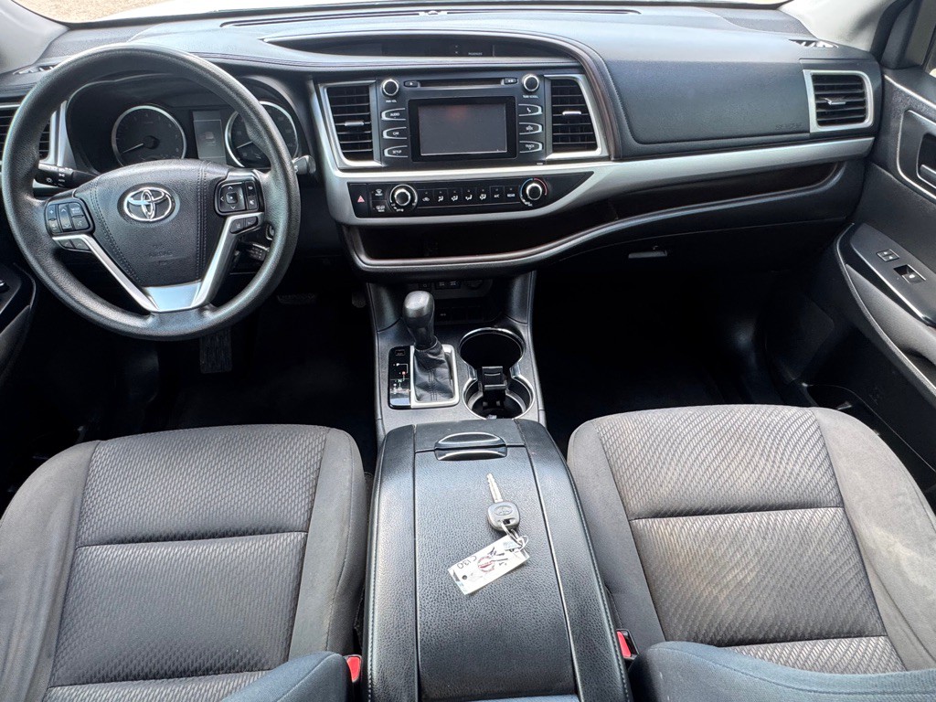 2017 Toyota Highlander Image 20