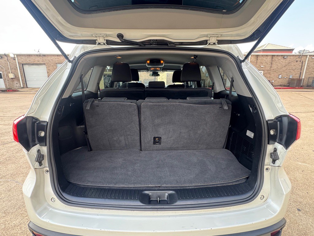 2017 Toyota Highlander Image 25
