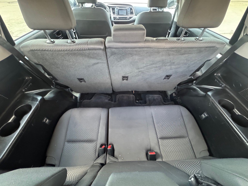 2017 Toyota Highlander Image 26