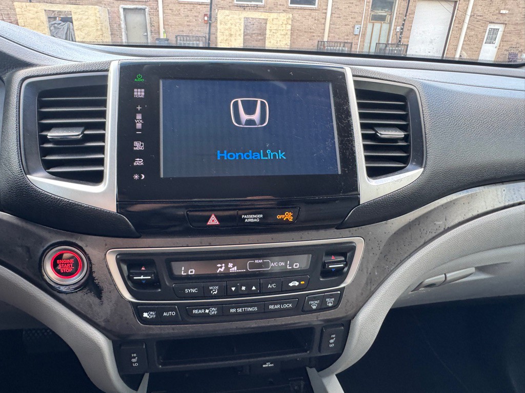 2016 Honda Pilot Image 28