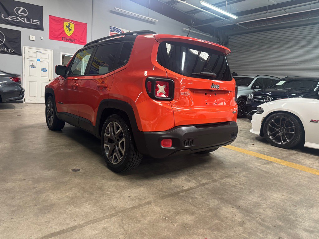 2015 Jeep Renegade Image 9