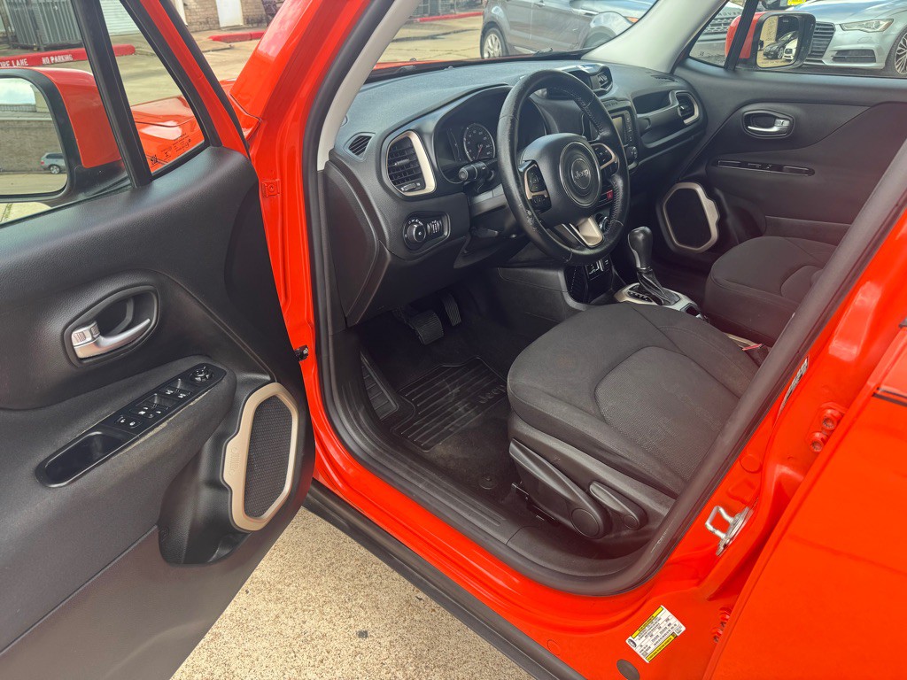 2015 Jeep Renegade Image 21
