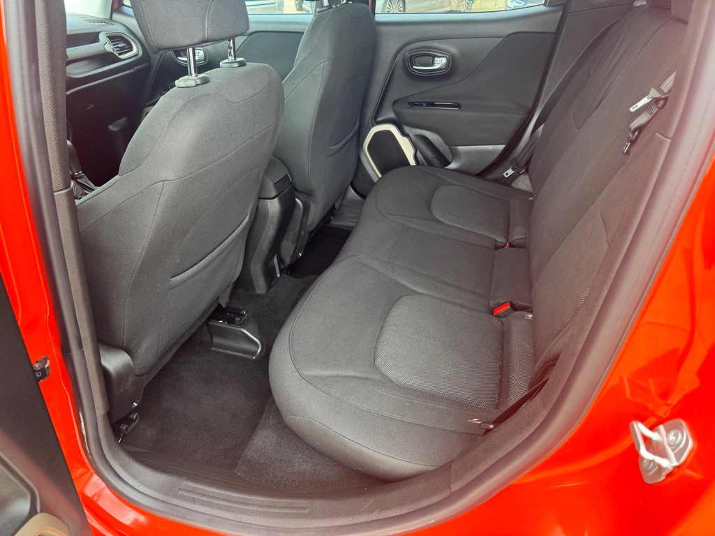 2015 Jeep Renegade Image 25