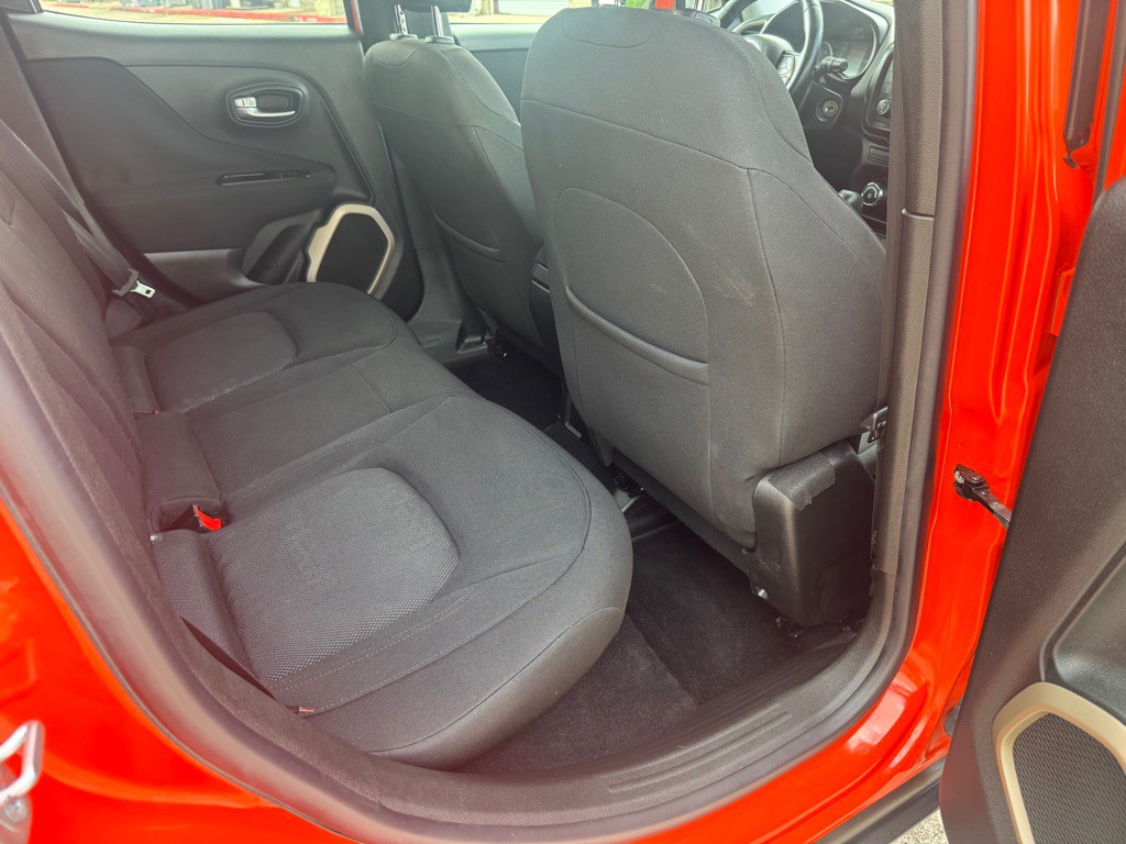 2015 Jeep Renegade Image 26