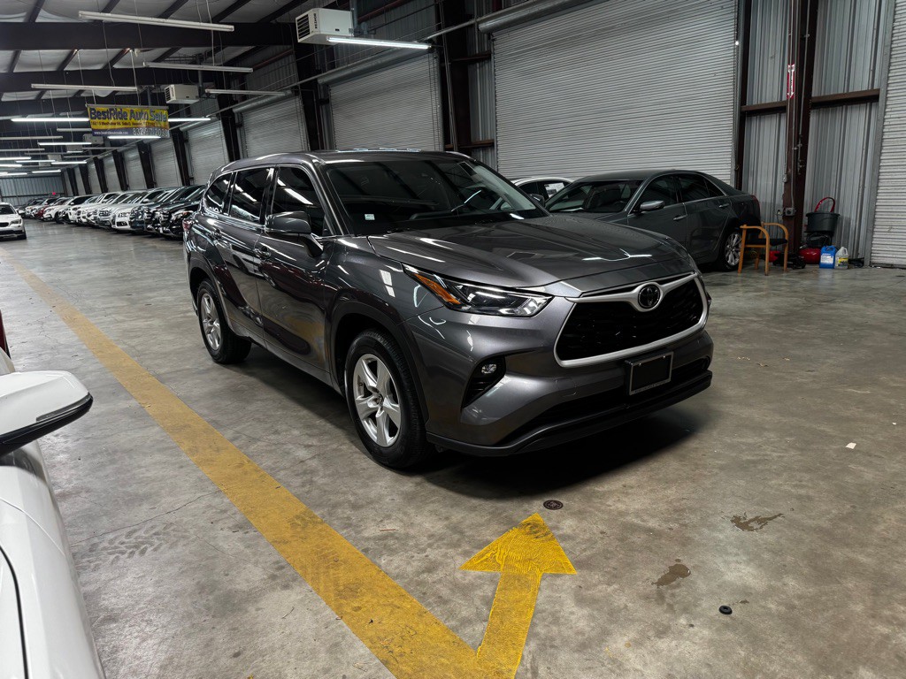 2022 Toyota Highlander Image 3