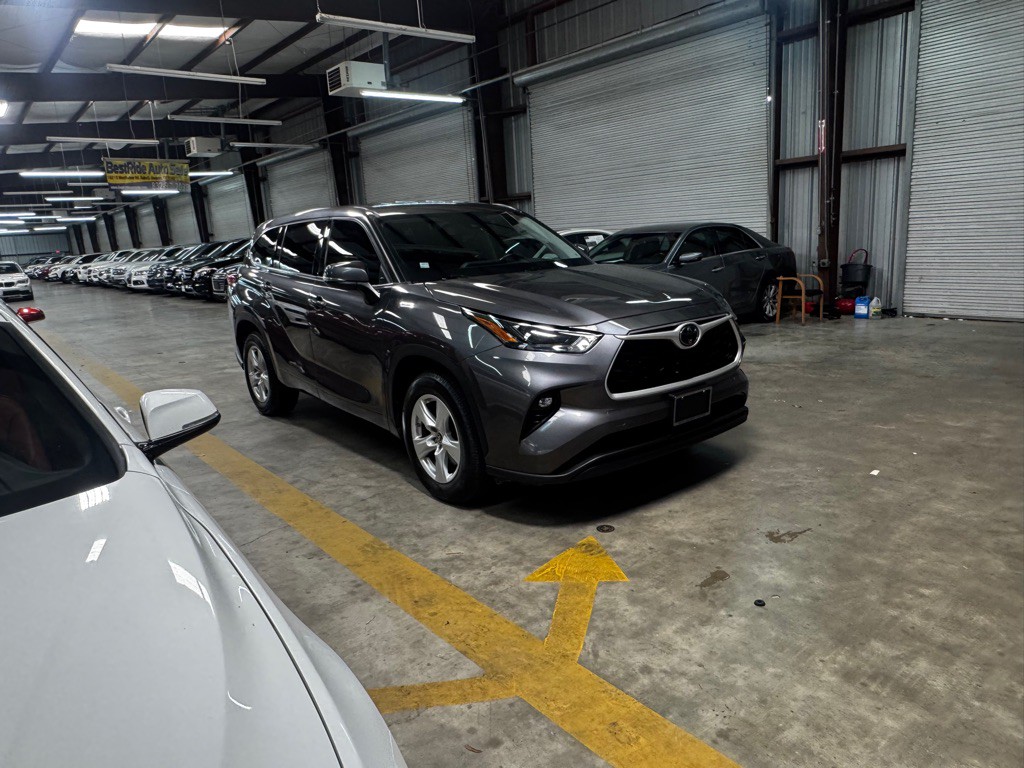 2022 Toyota Highlander Image 9