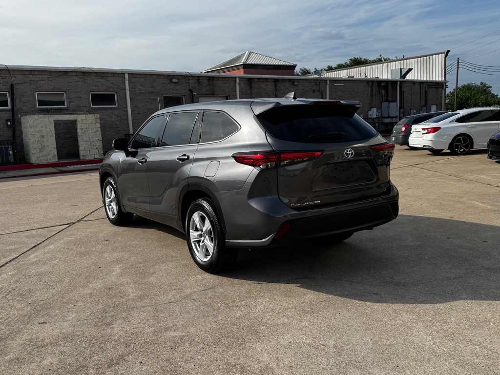 2022 Toyota Highlander Image 16