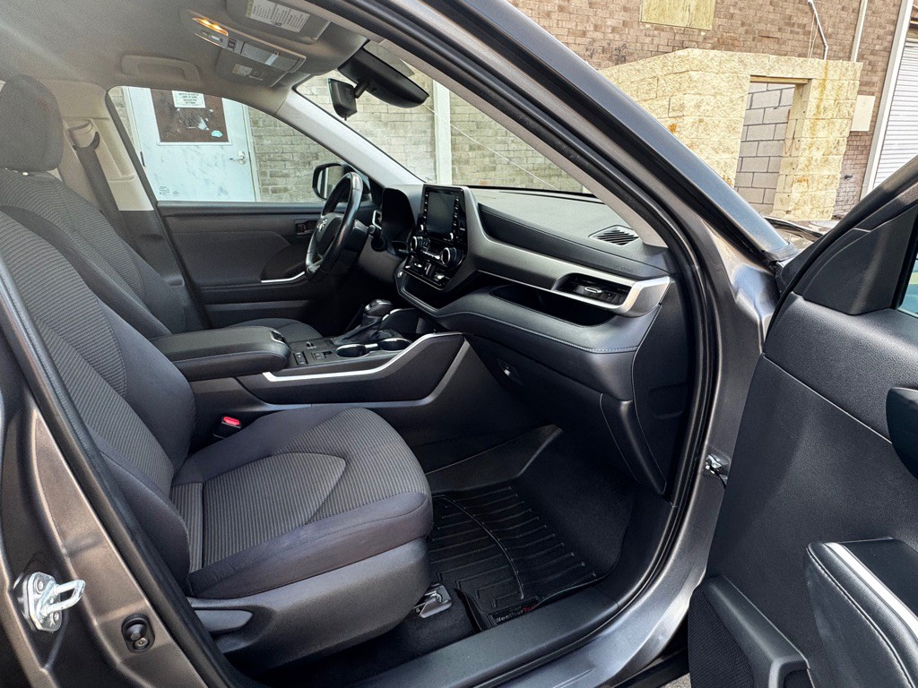 2022 Toyota Highlander Image 24