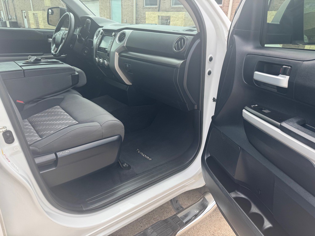 2018 Toyota Tundra Image 29