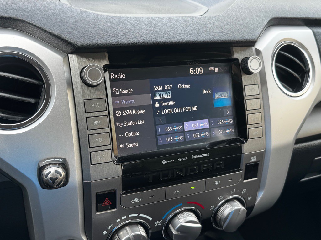 2021 Toyota Tundra Image 32