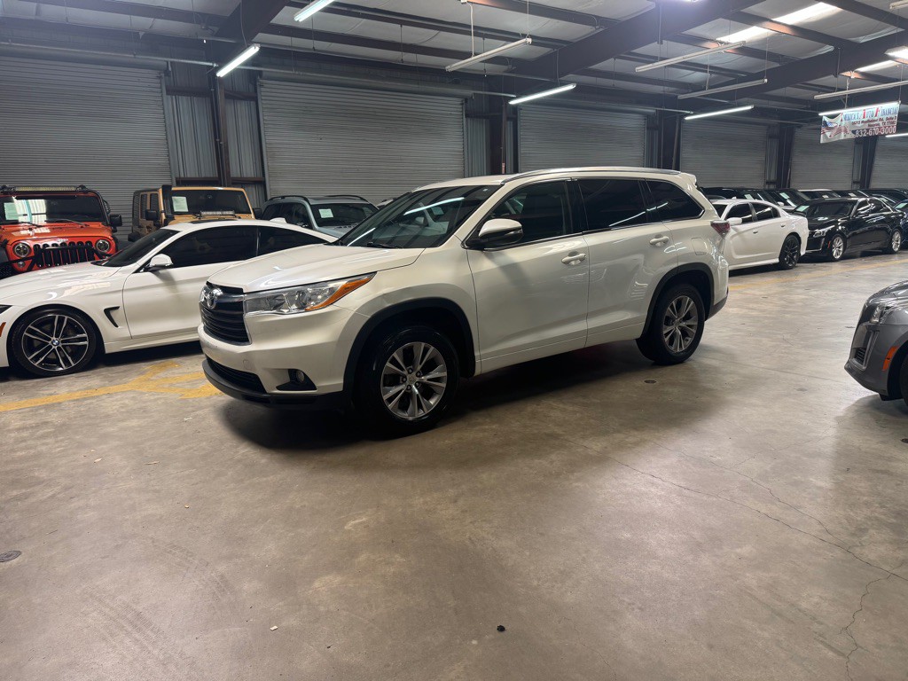 2014 Toyota Highlander Image 2