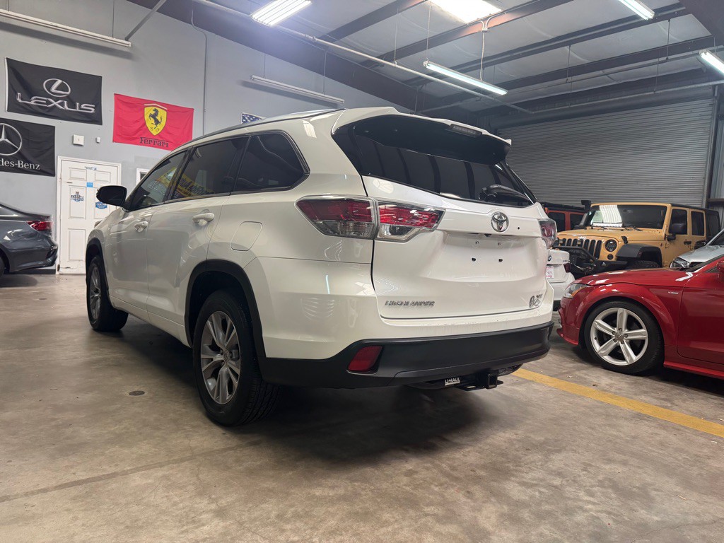 2014 Toyota Highlander Image 9