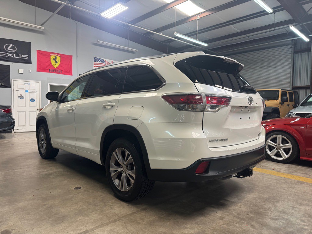 2014 Toyota Highlander Image 10