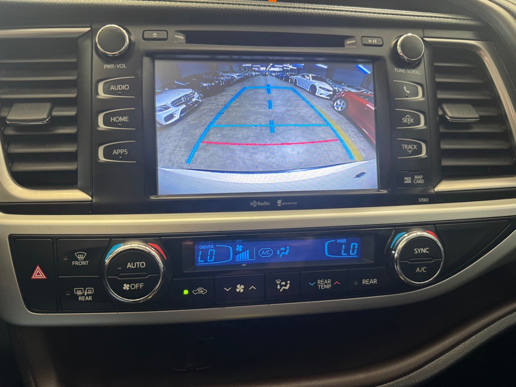 2014 Toyota Highlander Image 39